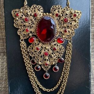 Vintage costume necklace